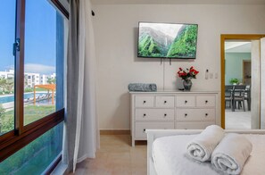 3 bedrooms, iron/ironing board, internet, bed sheets - Pool View and 7 Minutes from the Beach (Punta Cana)