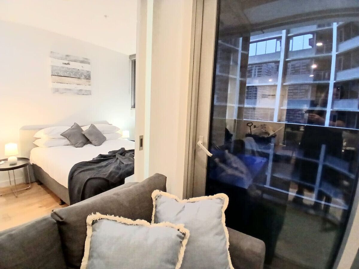 4 عدّة غرف نوم ومكواة/لوح كي وسرير سفر وواي فاي