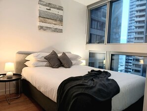 4 chambres, fer et planche à repasser, lit de bébé portatif, Wi-Fi