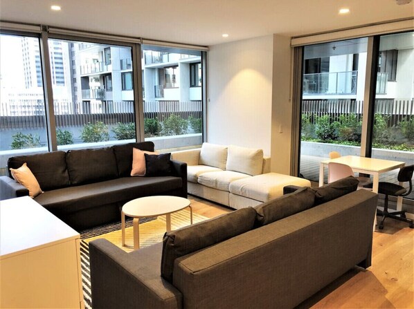 TV - 2x 2BR Apartment on Rose Lane (Melbourne)