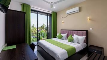 2 soverom, skrivebord, strykejern/-brett og wi-fi