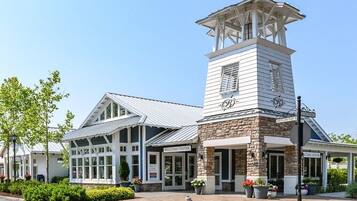 المنشأة من الخارج