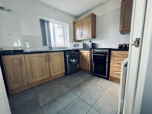 Private kitchen - Spacious and private apartment in Birmingham, just 5 minute from the city centre (Birmingham)