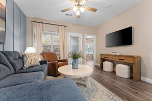 Smart-tv, tv-spel, bordsfotboll och datorskärmar