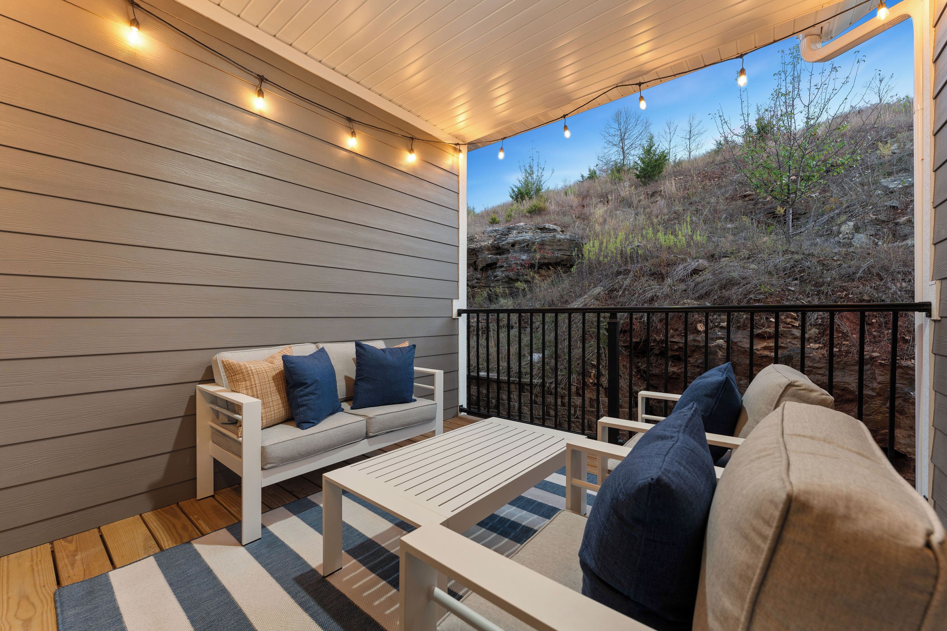 Smart-TV, Videospiele, Tischfußball, Computerbildschirme