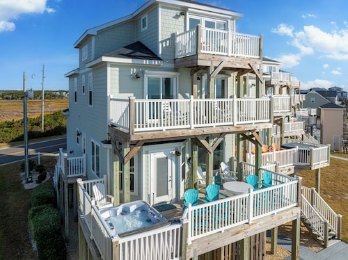 At Last - Oceanfront - 5 Bed, 4 Bath -  Pool, Hot Tub, Elevator & Backyard