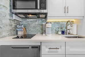 Fridge, microwave, oven, stovetop - Oceanfront Condo - Steps to Beach & Gorgeous Sunsets! (Marco Island)
