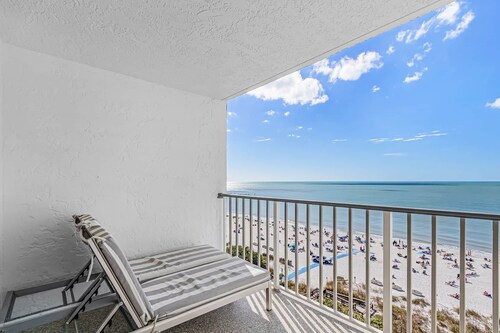 Oceanfront Condo - Steps to Beach & Gorgeous Sunsets!