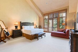 4 bedrooms, iron/ironing board, travel crib, WiFi