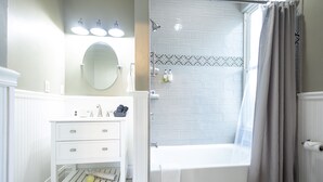 Bathroom - Find genuine southern hospitality in Hendersonville at the 1898 Waverly Inn. (Hendersonville)