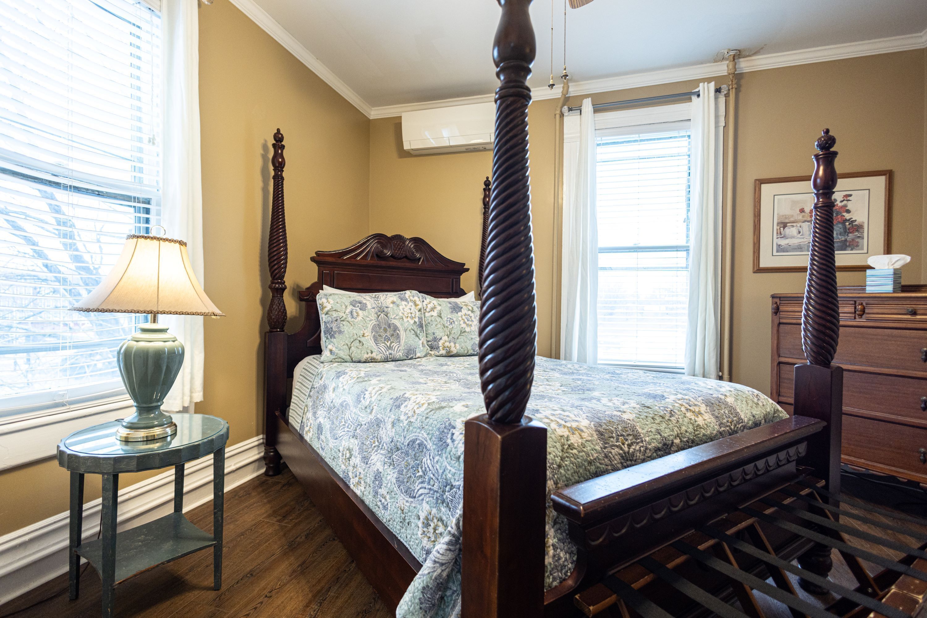 1 chambre, bureau, fer et planche à repasser, Wi-Fi gratuit