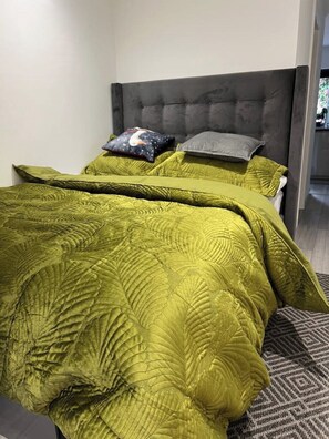 1 chambre, fer et planche à repasser, Wi-Fi gratuit, draps fournis