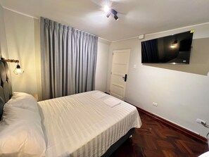 1 slaapkamer, een bureau, gratis wifi, beddengoed