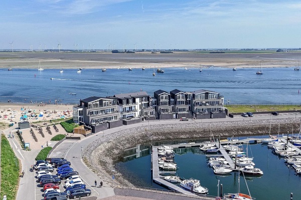 House | Marina