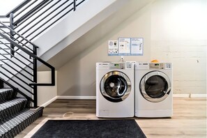 Interior - Cozy Micro Suites: Sleeps 2, Minutes to Downtown (Tacoma)