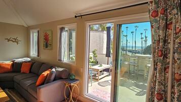 Smart TV, fireplace, DVD player, foosball