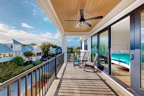 NEW! Luxury Coastal Home w/ private pool