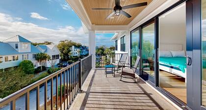 Ocean front Luxury Coastal Home w/ private pool