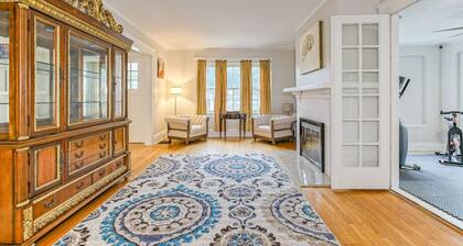 Massive 6 bedroom home in a great neighborhood!