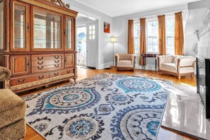 Televisión, chimenea