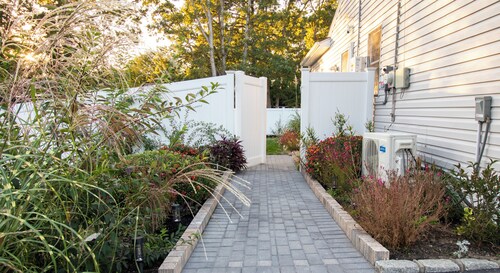 Central 2BR, Garden Suite, Top Amenities & Care!