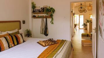 1 bedroom, WiFi, bed sheets