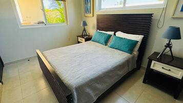 1 Schlafzimmer, Schreibtisch, BĂŒgeleisen/BĂŒgelbrett, WLAN