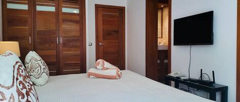 1 makuuhuone, työpöytä, Wi-Fi