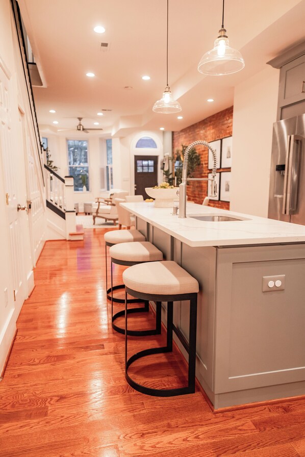 Interior - Luxury Capitol Hill Victorian — Private Gated Parking & Modern Kitchen (Washington)