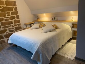 2 chambres, fer et planche à repasser, accès au Wi-Fi (inclus)