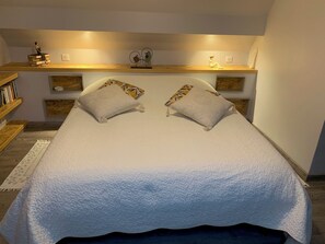 2 chambres, fer et planche Ă repasser, Wi-Fi gratuit, draps fournis