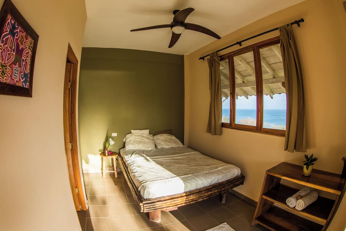Standard Room, 1 Queen Bed, Beach View | Free WiFi, bed sheets