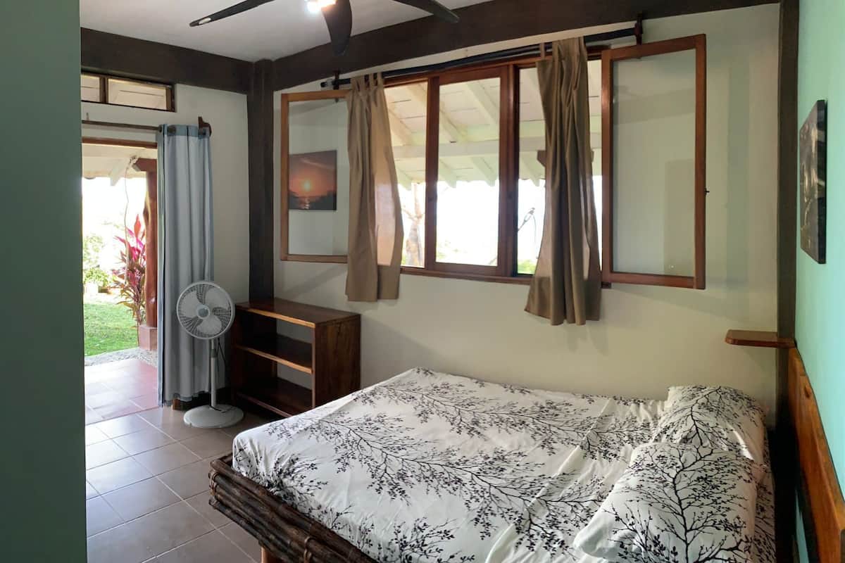 Standard Room | Free WiFi, bed sheets
