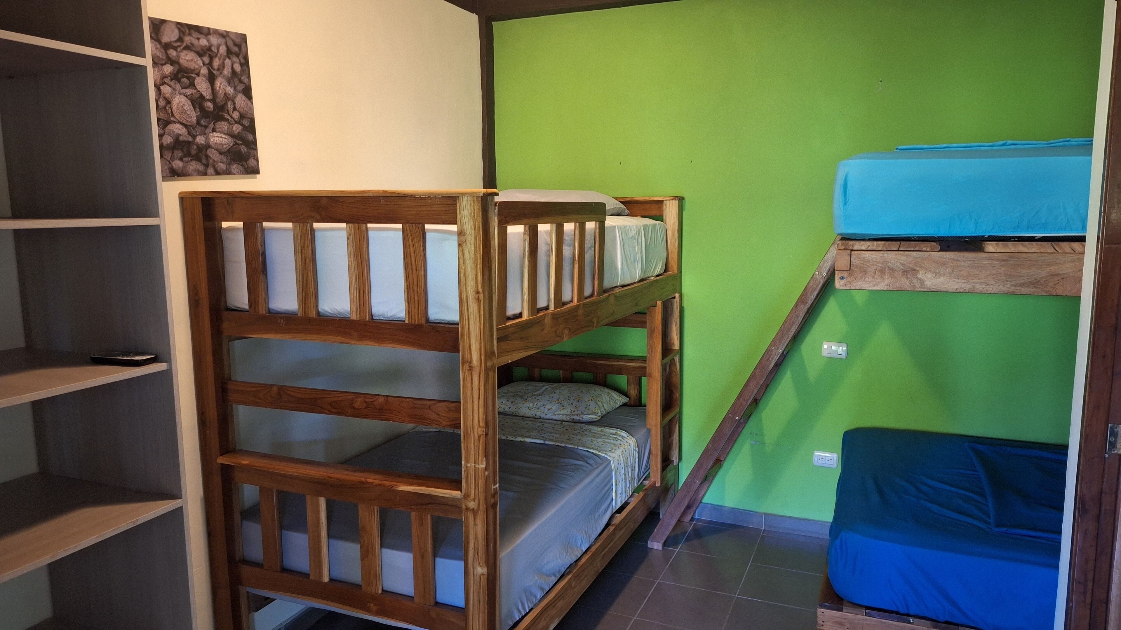 Family Room | Free WiFi, bed sheets