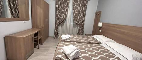 5 camere, Wi-Fi, lenzuola