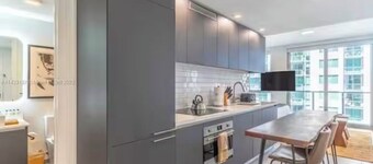 3-bedroom house in cool Euclid with AC, WiFi. Enjoy a relaxing stay