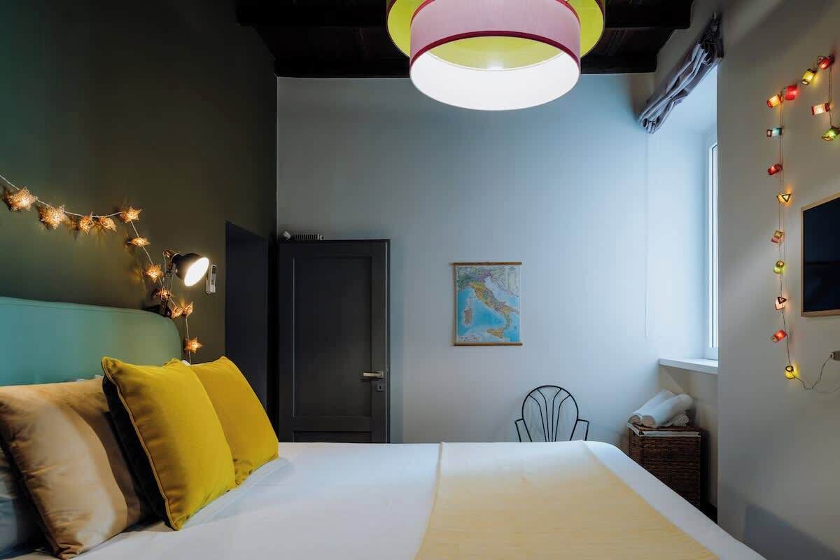 1 dormitorio, tabla de planchar con plancha, wifi y ropa de cama