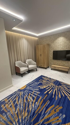 Basic Double Room | Premium bedding, minibar, in-room safe, blackout drapes - XYZ Hotel - King Fahd Road (Riyadh)