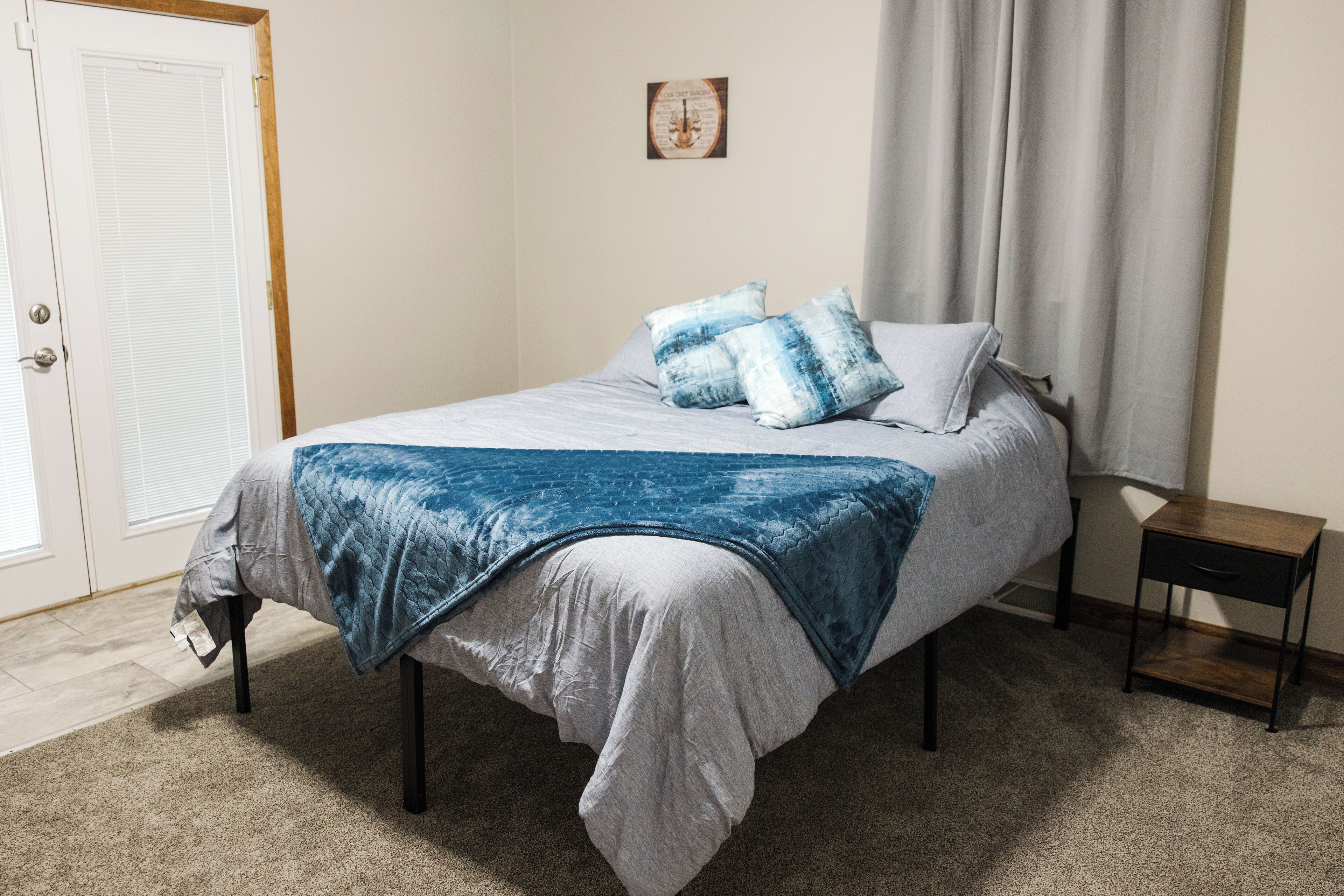 2 sovrum, skrivbord, gratis wi-fi och sängkläder