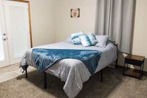 2 soverom, skrivebord, wi-fi (inkludert) og sengetøy