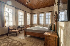 Legacy Suite | Minibar, coffres-forts dans les chambres, décoration personnalisée