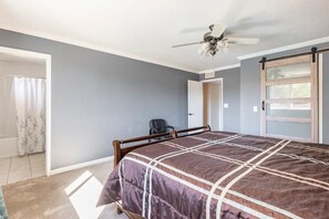 3 chambres, fer et planche Ă repasser, Wi-Fi, draps fournis