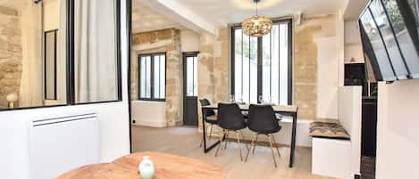 Apartment | Dining