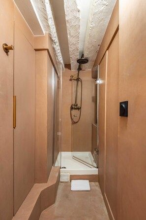 Apartment | Bathroom | Toilet paper