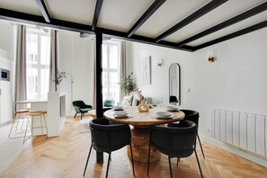 Apartment | Dining