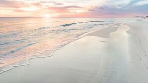 A beach with a calm sea and a sunset. - Pools*Bikes*Pools*Walk2beach (Santa Rosa Beach)