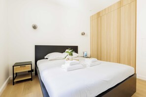 Apartment | 1 bedroom, laptop workspace, bed sheets