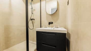 Apartment | Bathroom | Towels