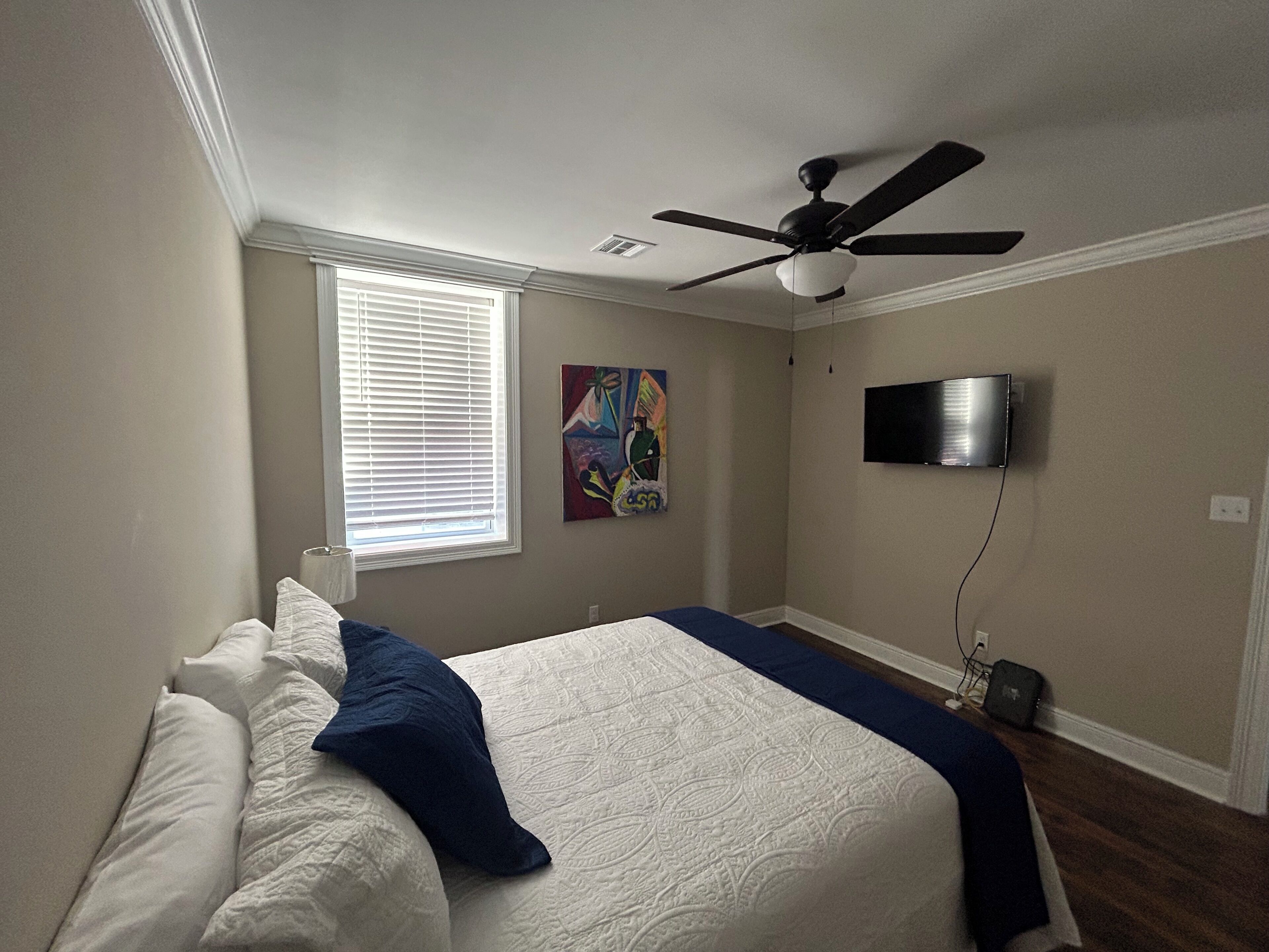3 bedrooms, iron/ironing board, WiFi, bed sheets
