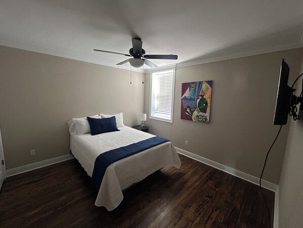 3 bedrooms, iron/ironing board, WiFi, bed sheets